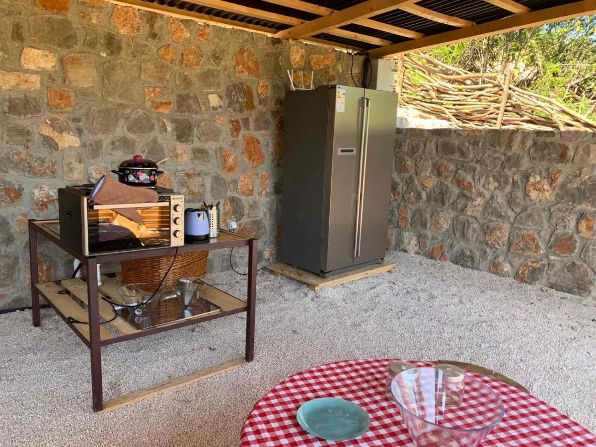 Готель Bigova Glamping Котор Екстер'єр фото